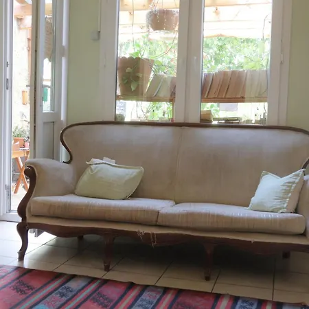 Lotus Garden Hostel Izmir