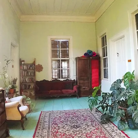 Hostel Lotus Garden *