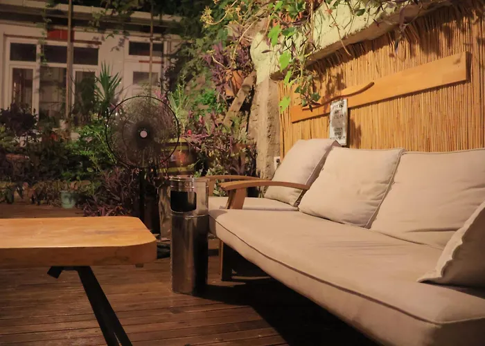 Lotus Garden Hostel *