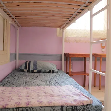 אכסניה Lotus Garden *