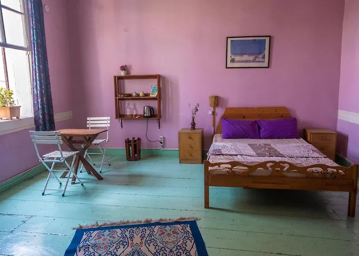 Lotus Garden Hostel Σμύρνη