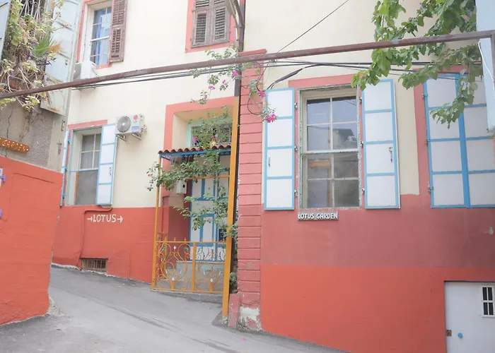 Lotus Garden Σμύρνη