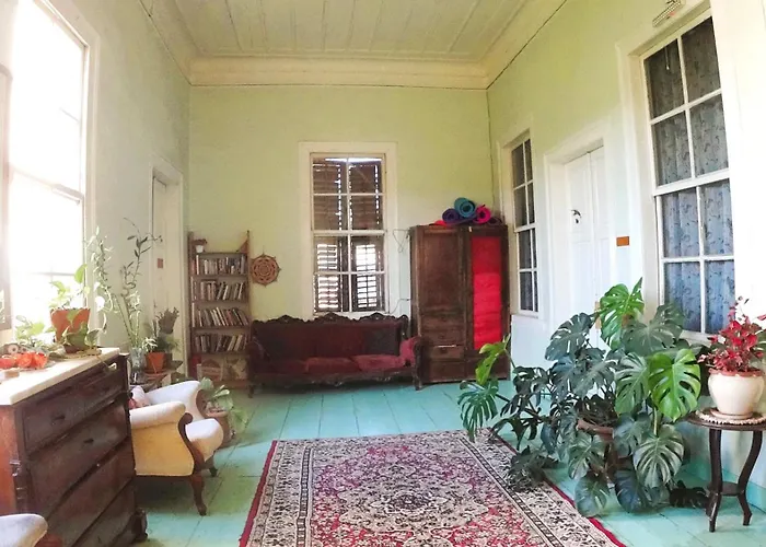 Hostel Lotus Garden *