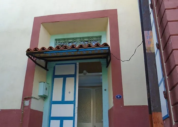 Lotus Garden Hostel Σμύρνη